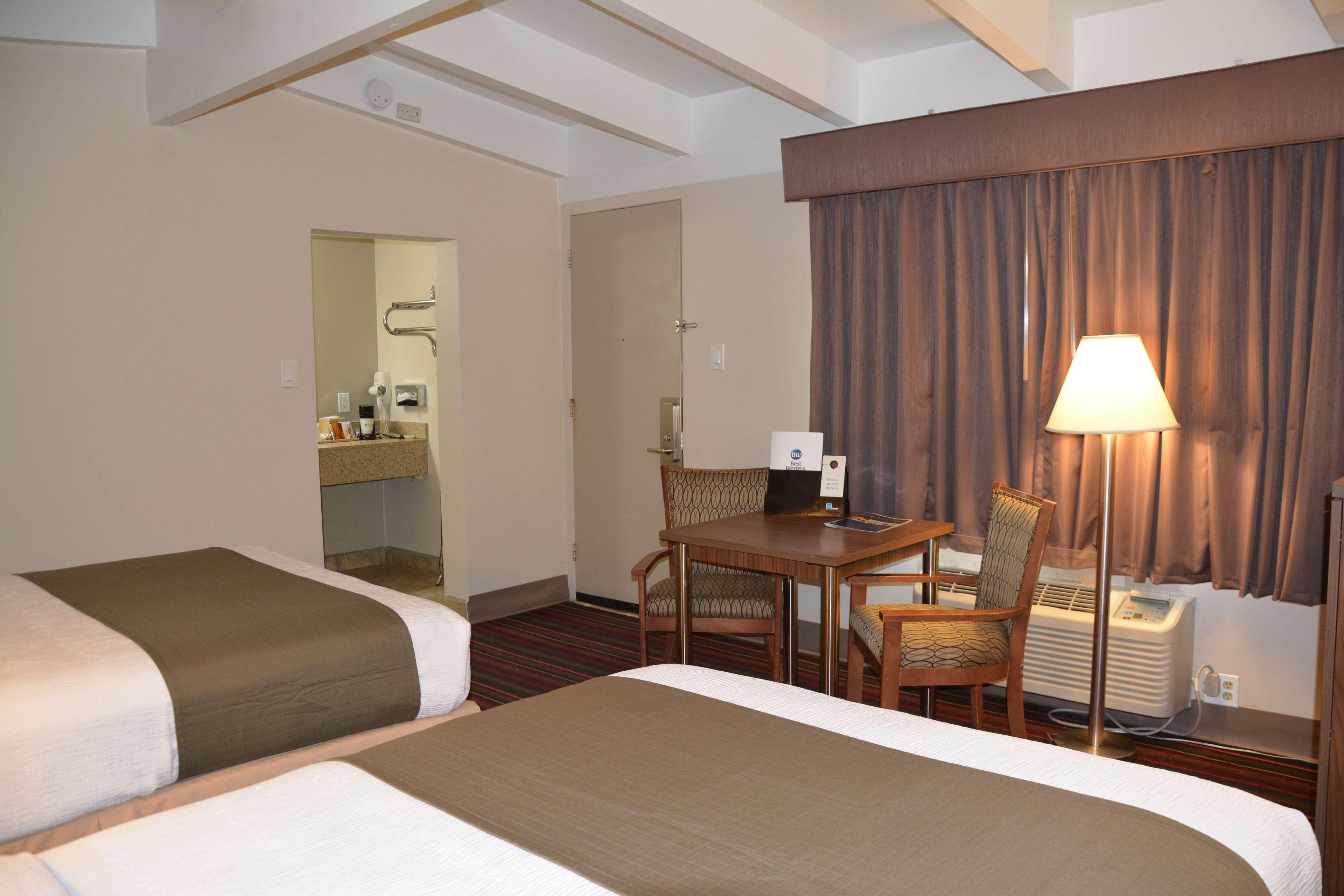 Western El Rancho Palacio Hotel 3*